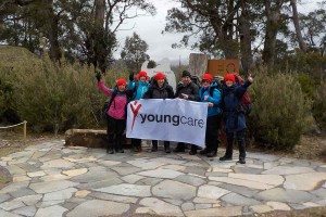 Youngcare-cradle-mountain-trekkers-with-Youngcare-flag